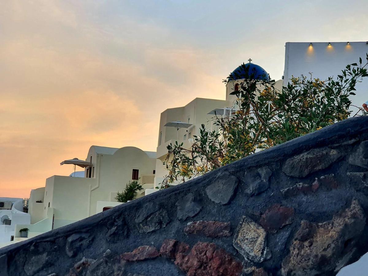 Aqua & Terra Traditional Cave Houses Oia  Exterior photo