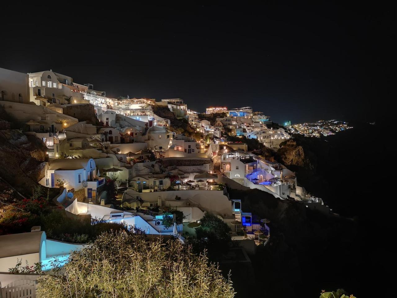 Aqua & Terra Traditional Cave Houses Oia  Exterior photo